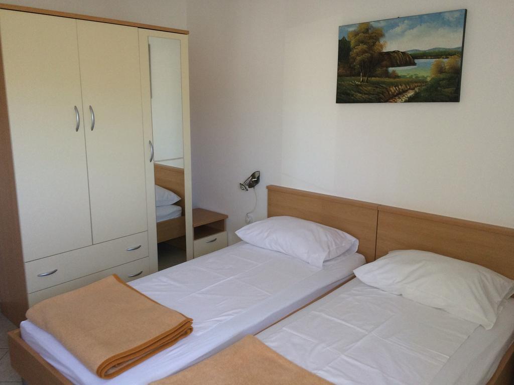 Apartment Kolundzic Novi Vinodolski Zimmer foto